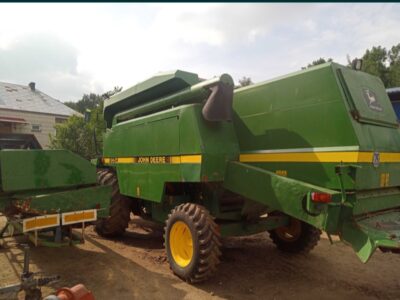 John Deere 2056