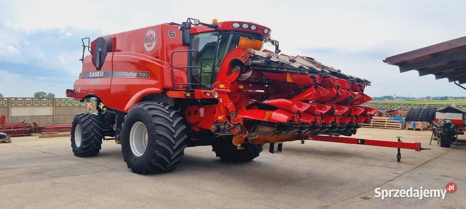 Kombajn zbożowy CASE IH 8230