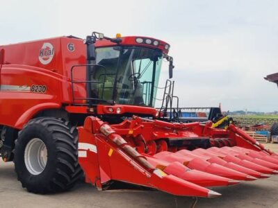 Kombajn zbożowy CASE IH 8230