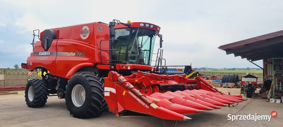 Kombajn zbożowy CASE IH 8230