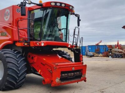 Kombajn zbożowy CASE IH 8230