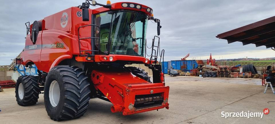 Kombajn zbożowy CASE IH 8230