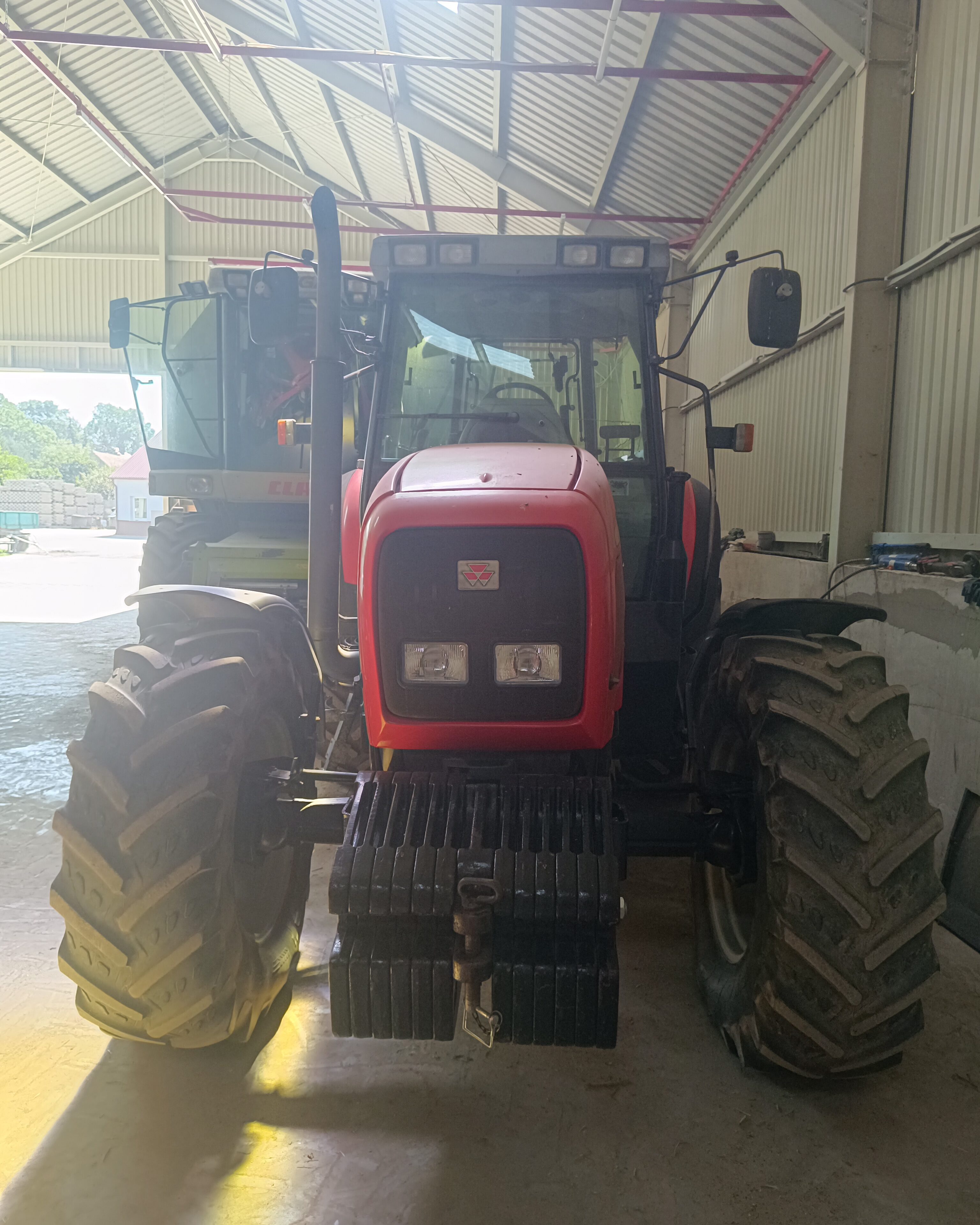 Massey Ferguson 8220. 170 KM