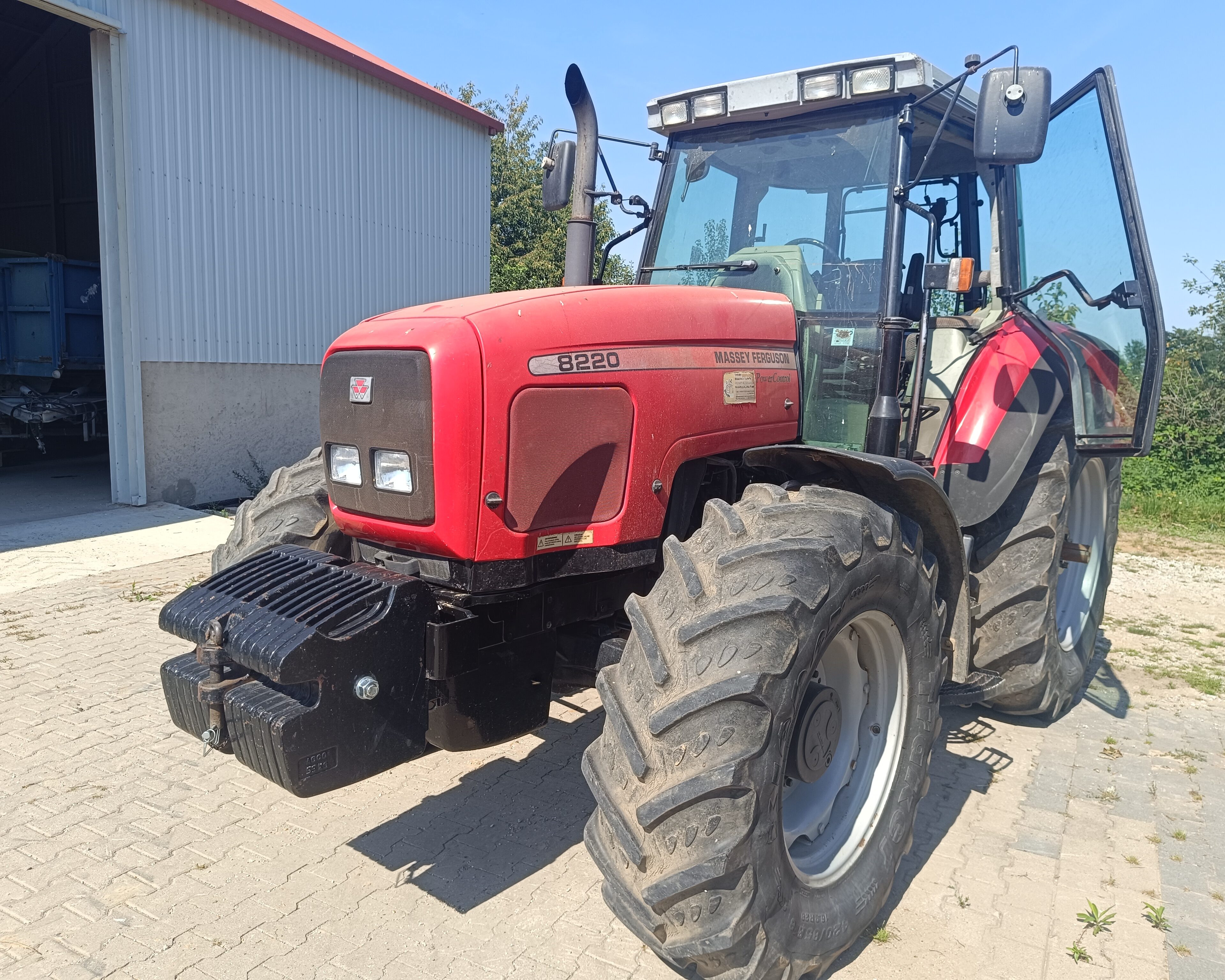 Massey Ferguson 8220. 170 KM