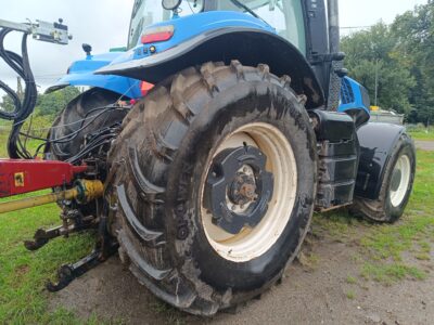 New Holland T 8.330