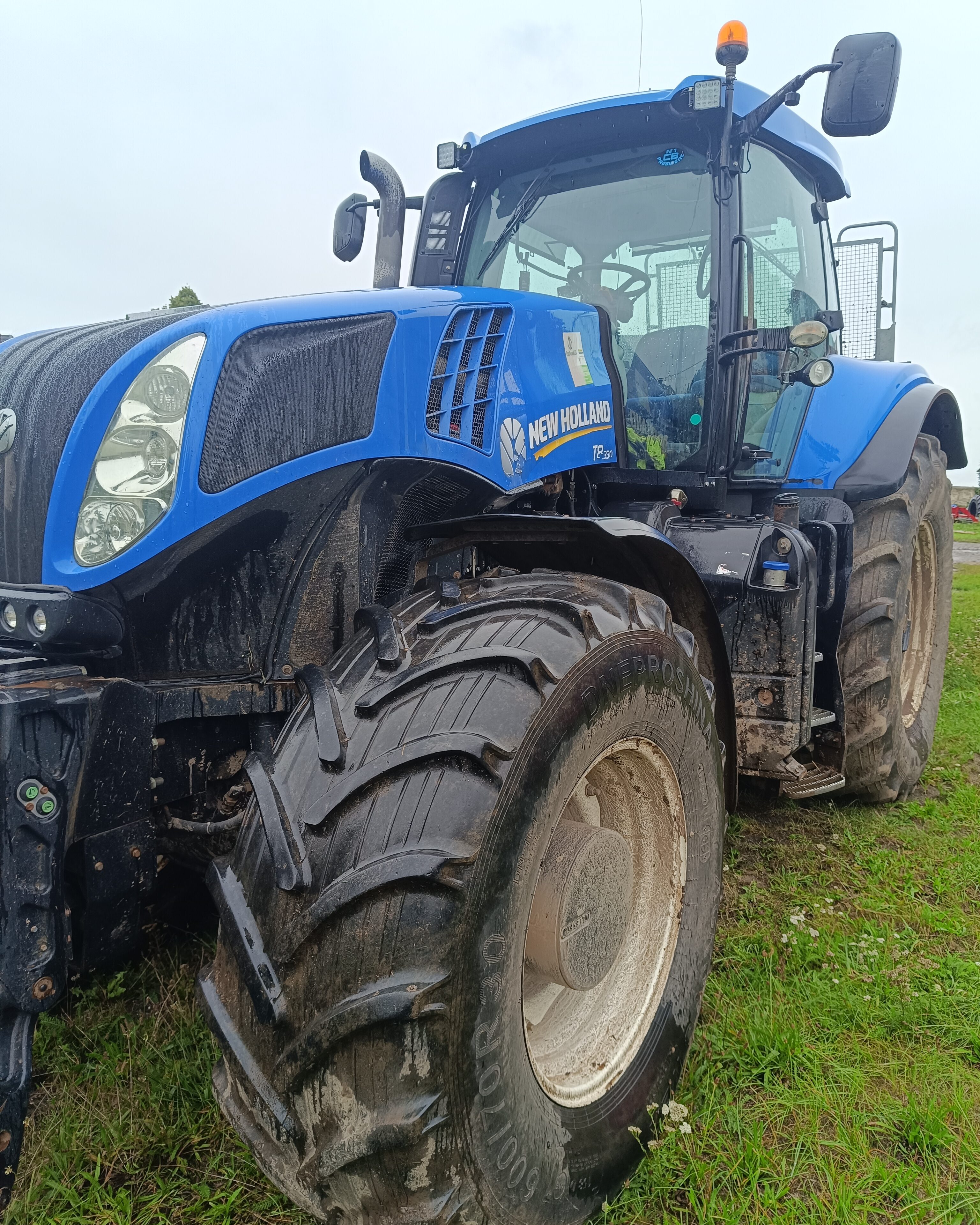 New Holland T 8.330