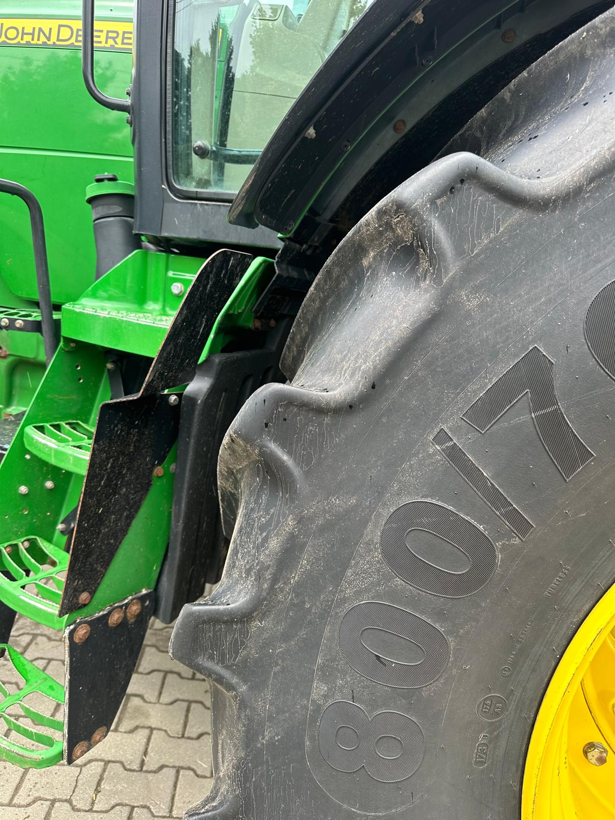 John Deere 8310 R