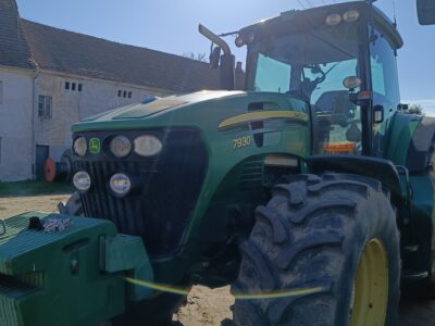 John Deere 7930