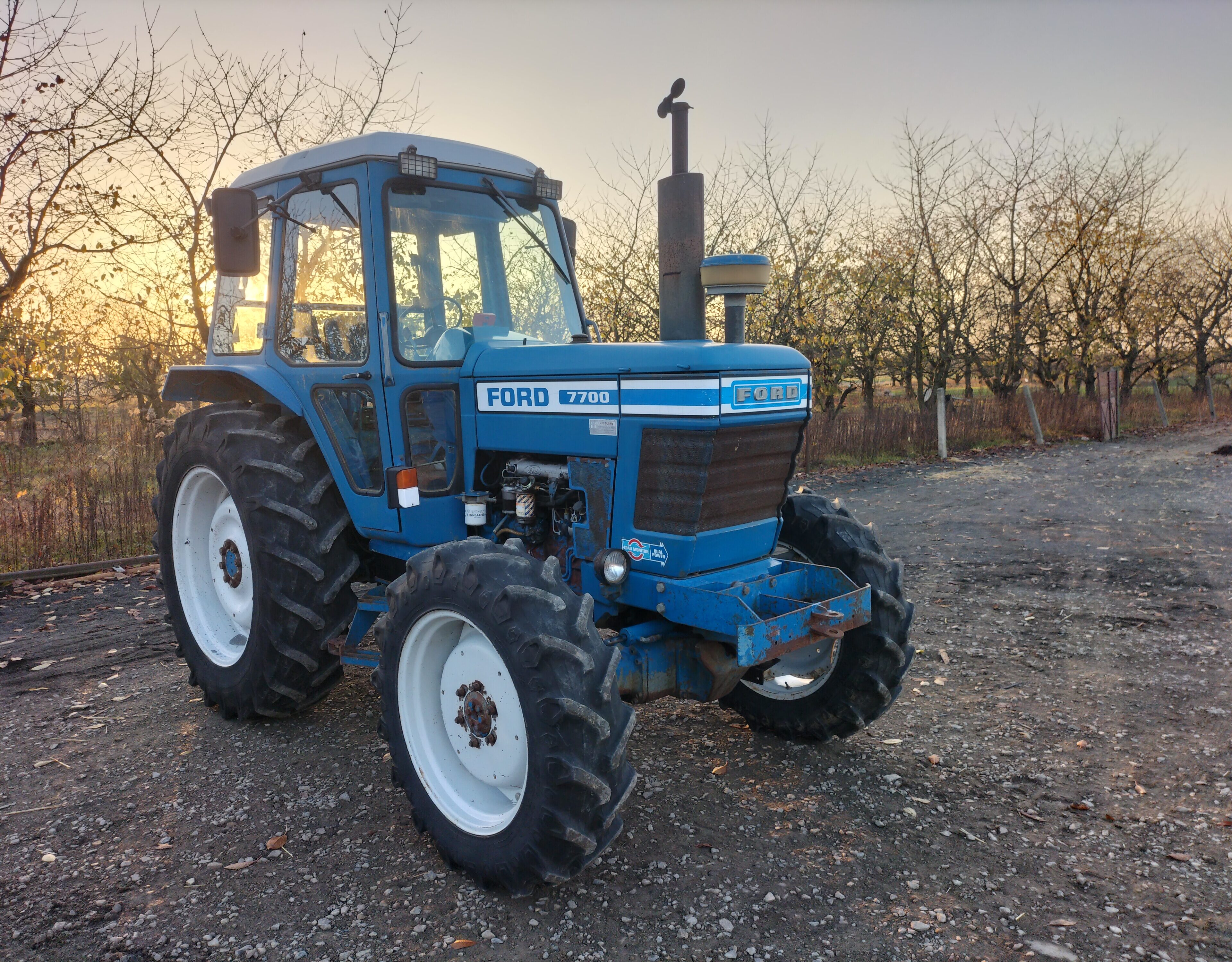 Ford 7700 New Holland