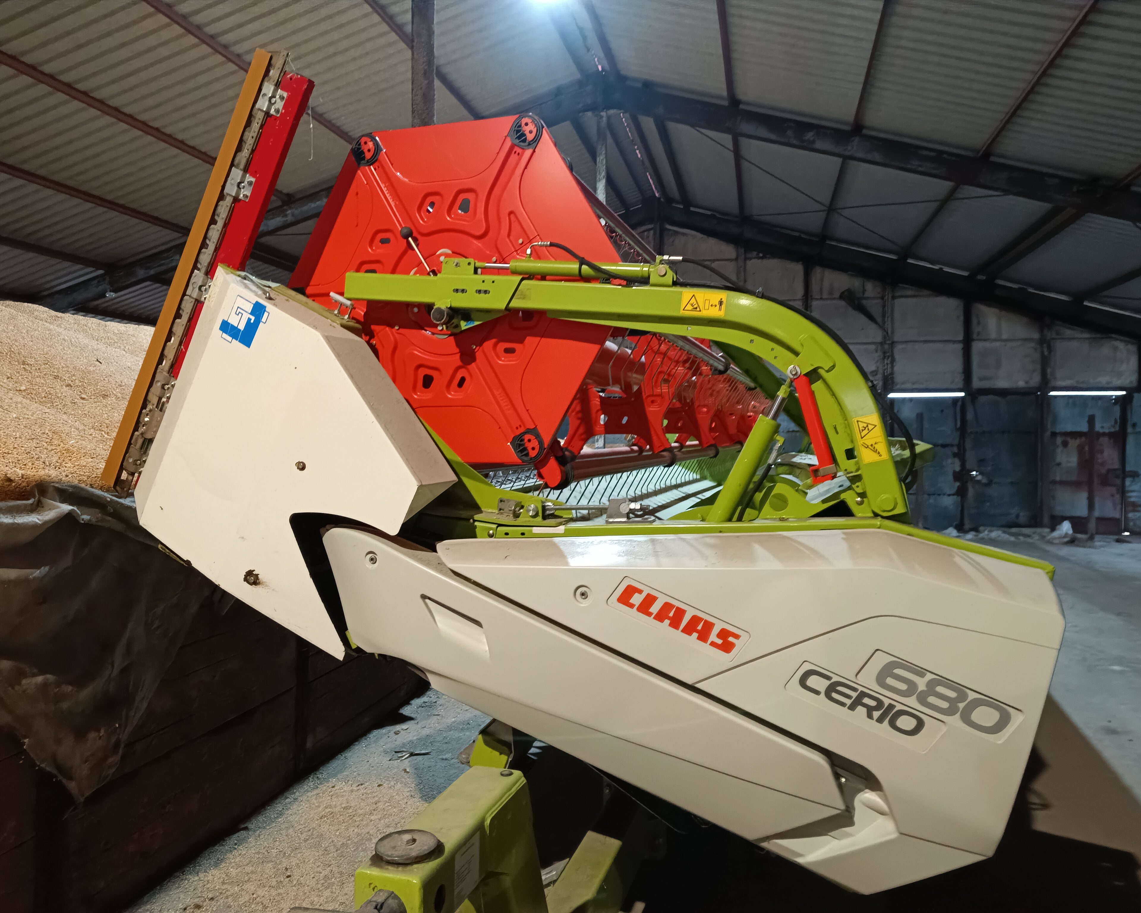 Claas Tucano 450