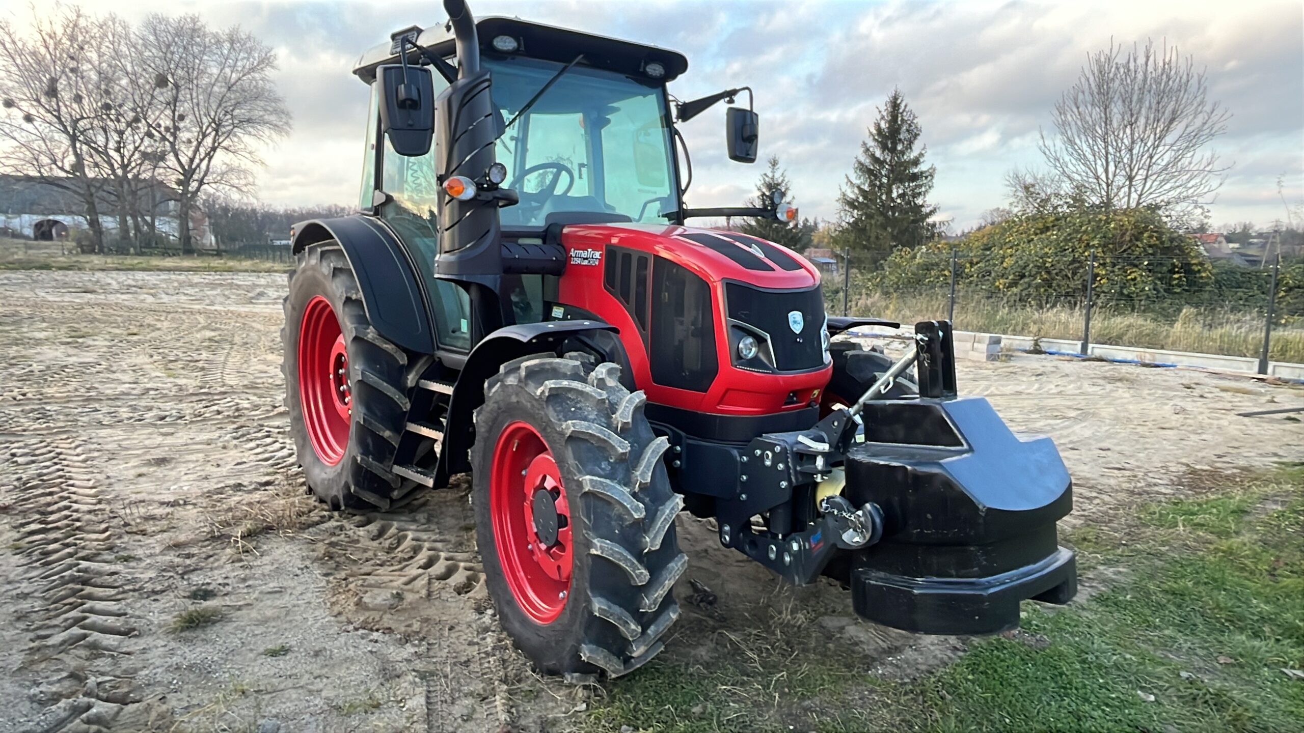 ciągnik rolniczy Armatrac 125 lux