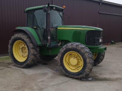 John Deere 6520