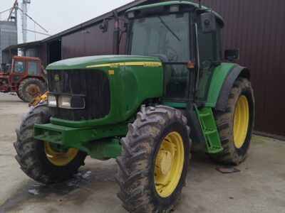 John Deere 6520