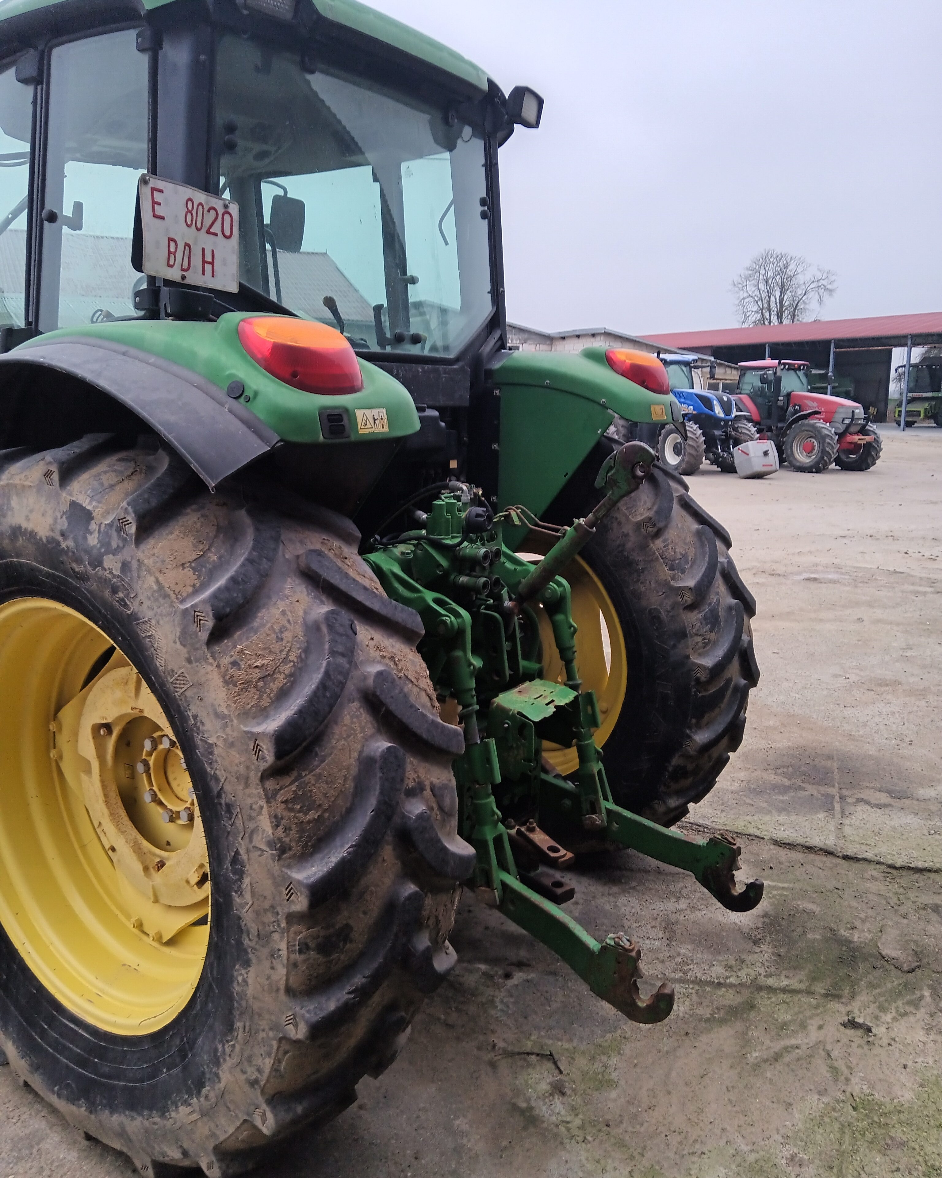 John Deere 6520