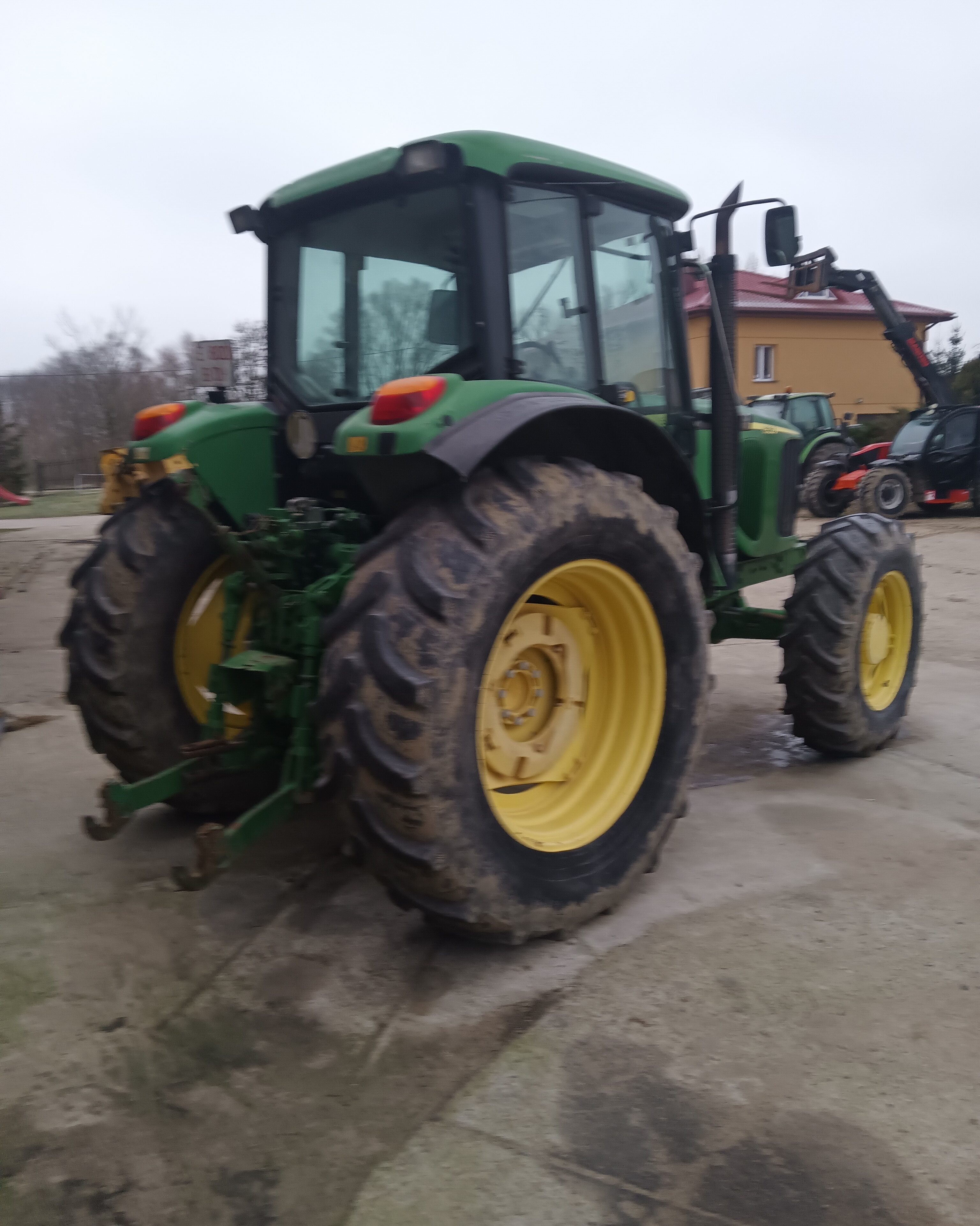 John Deere 6520