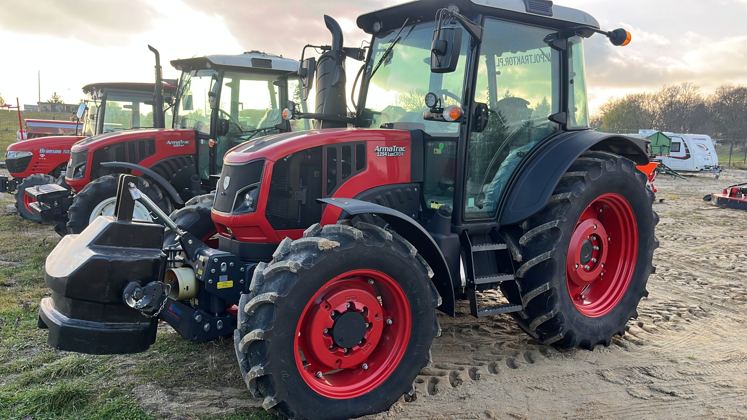 ciągnik rolniczy Armatrac 125 lux