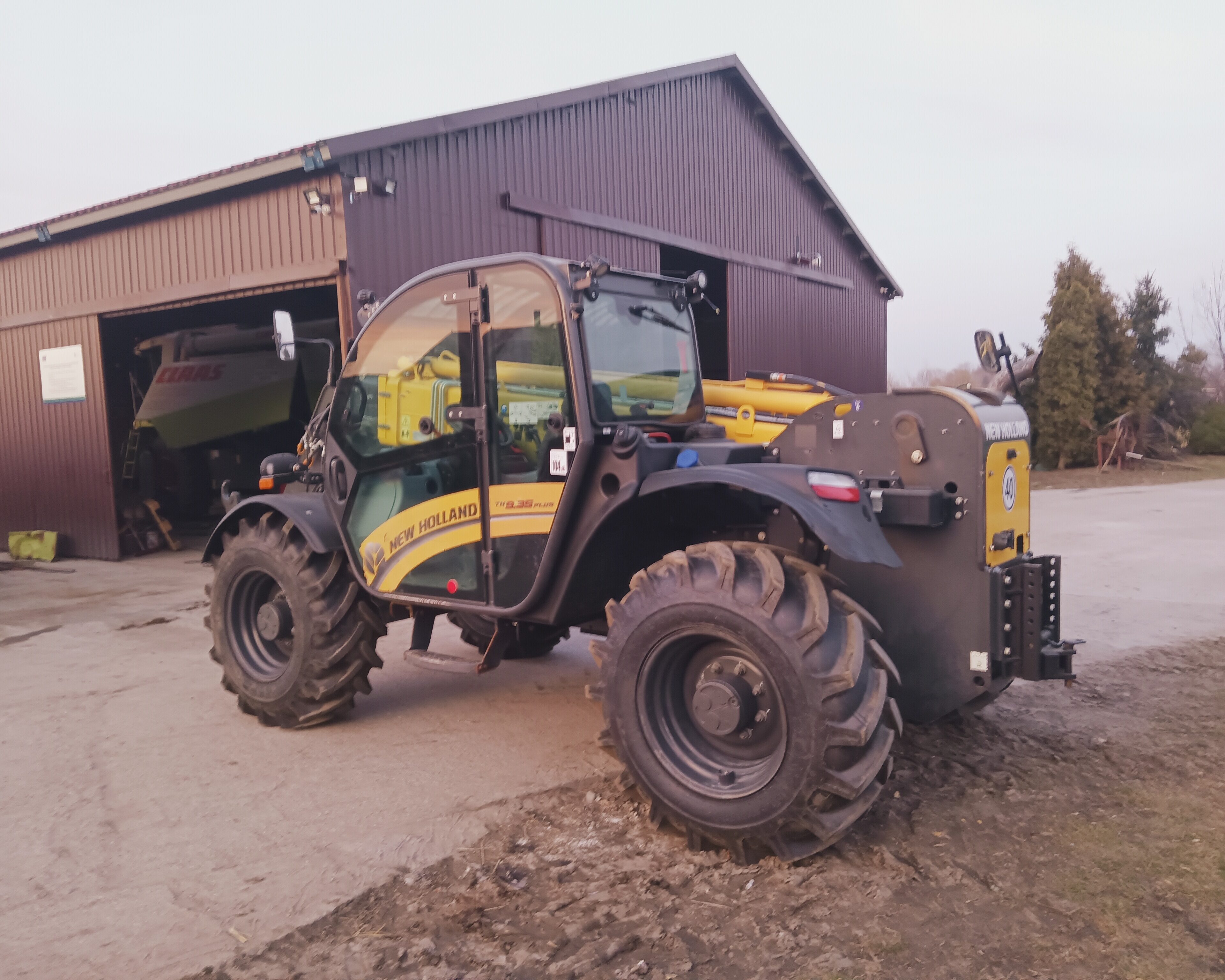 Ładowarka New Holland 9.35 lm