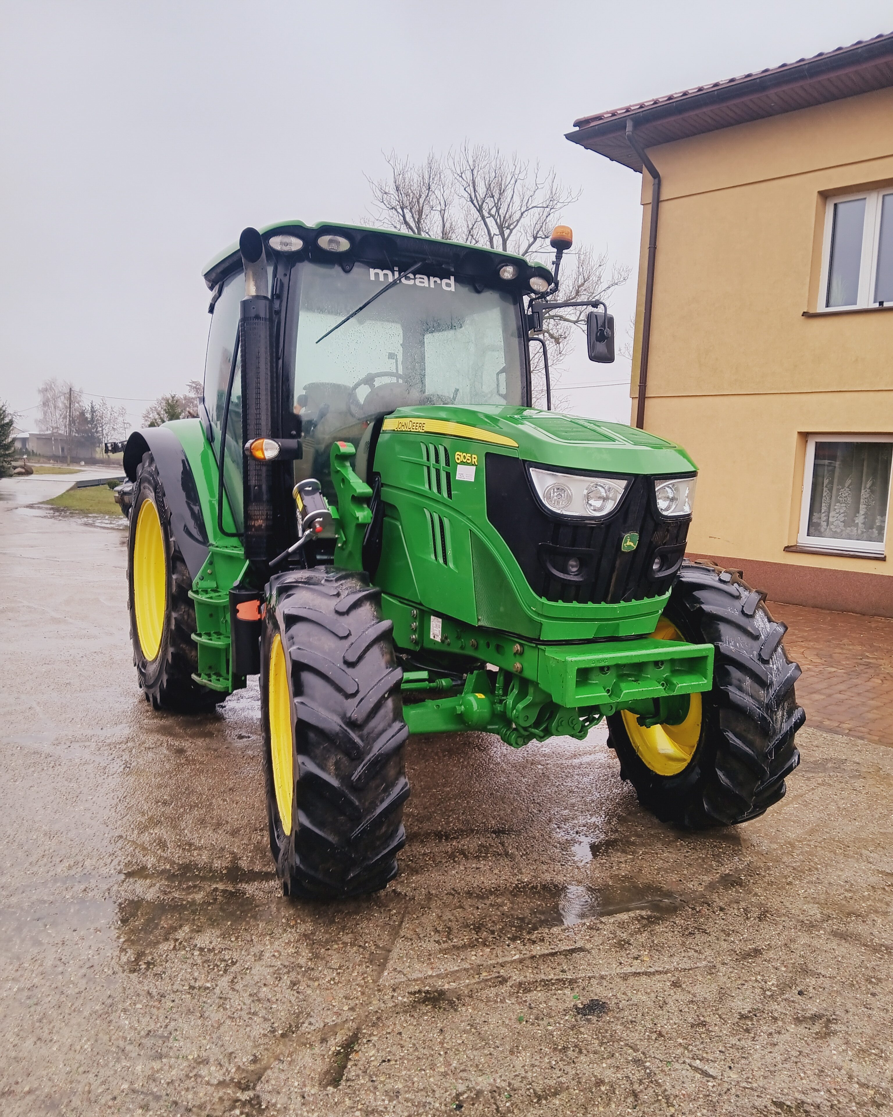 John Deere 6105