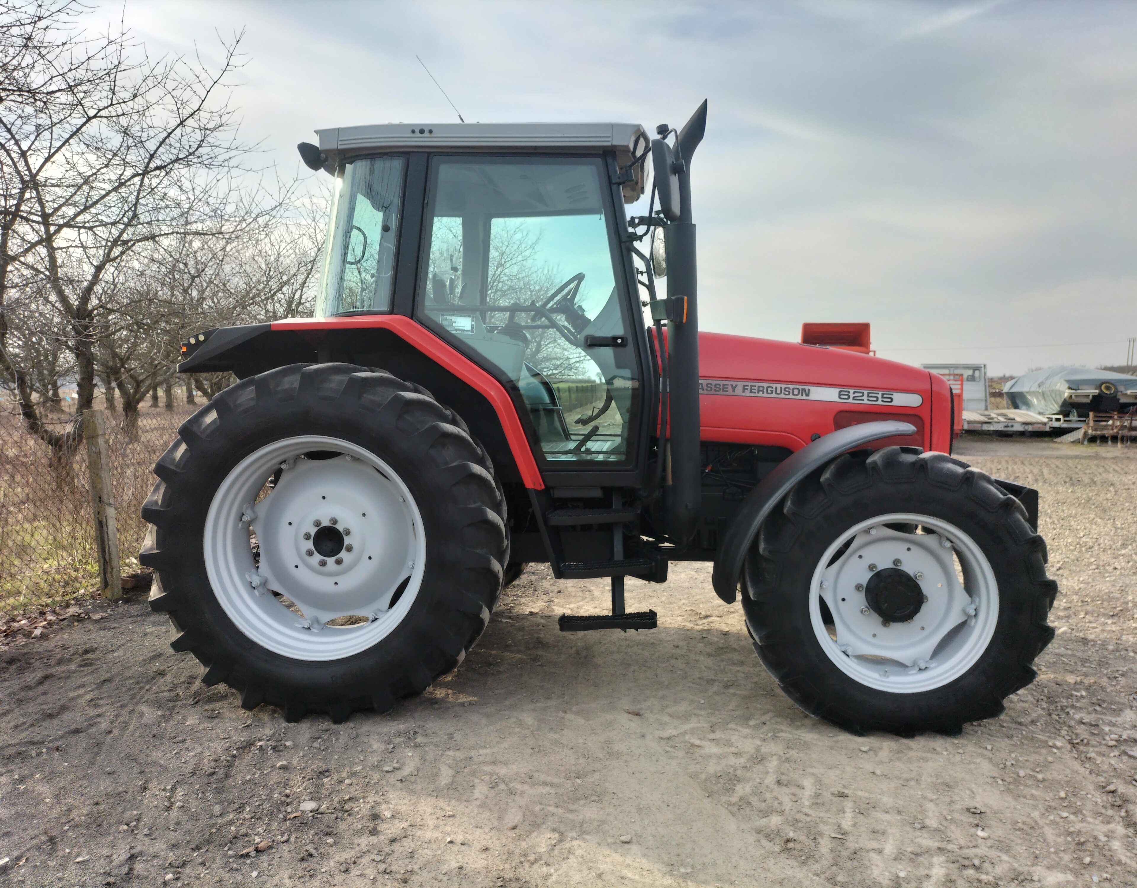 Massey Ferguson 6255