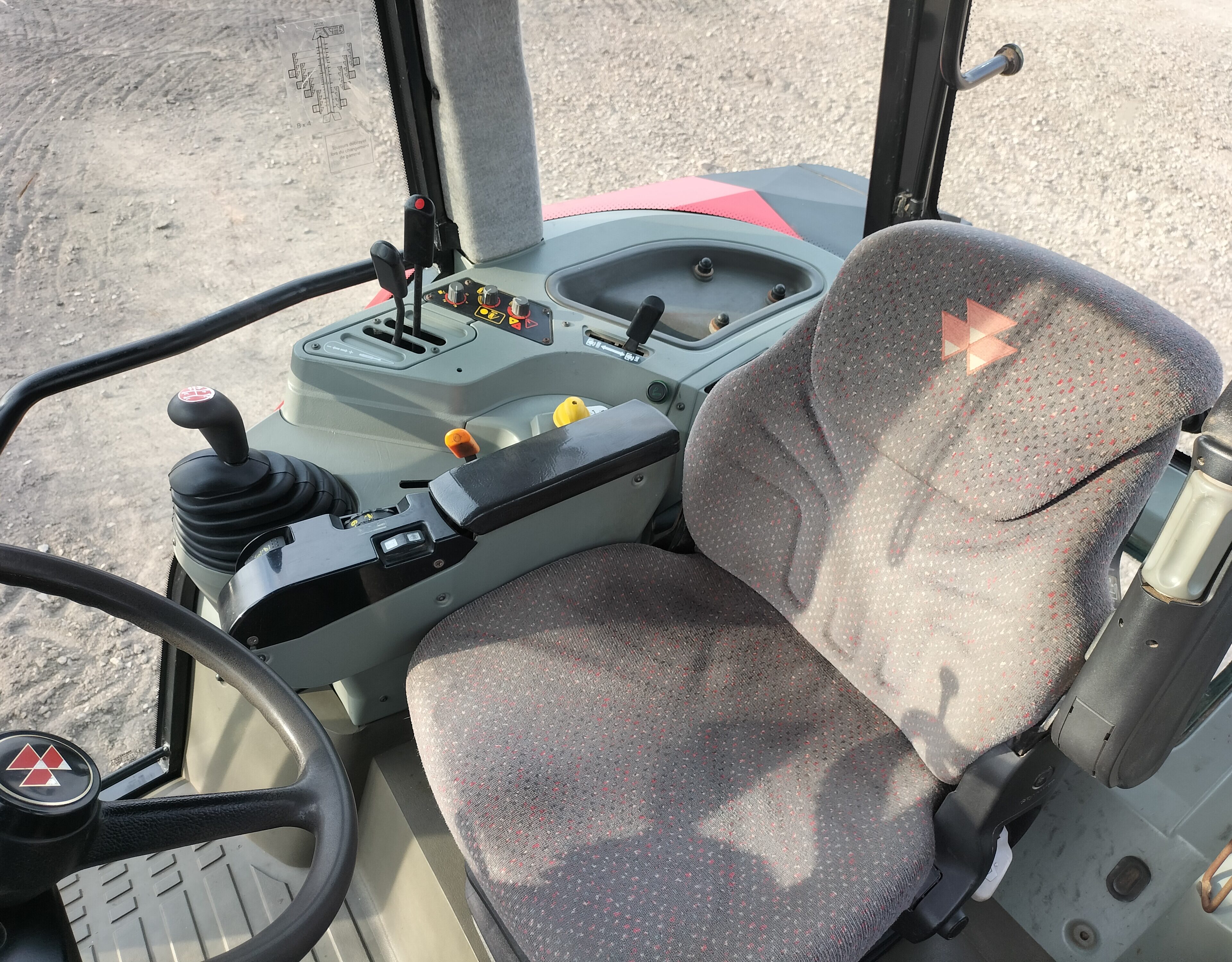 Massey Ferguson 6255