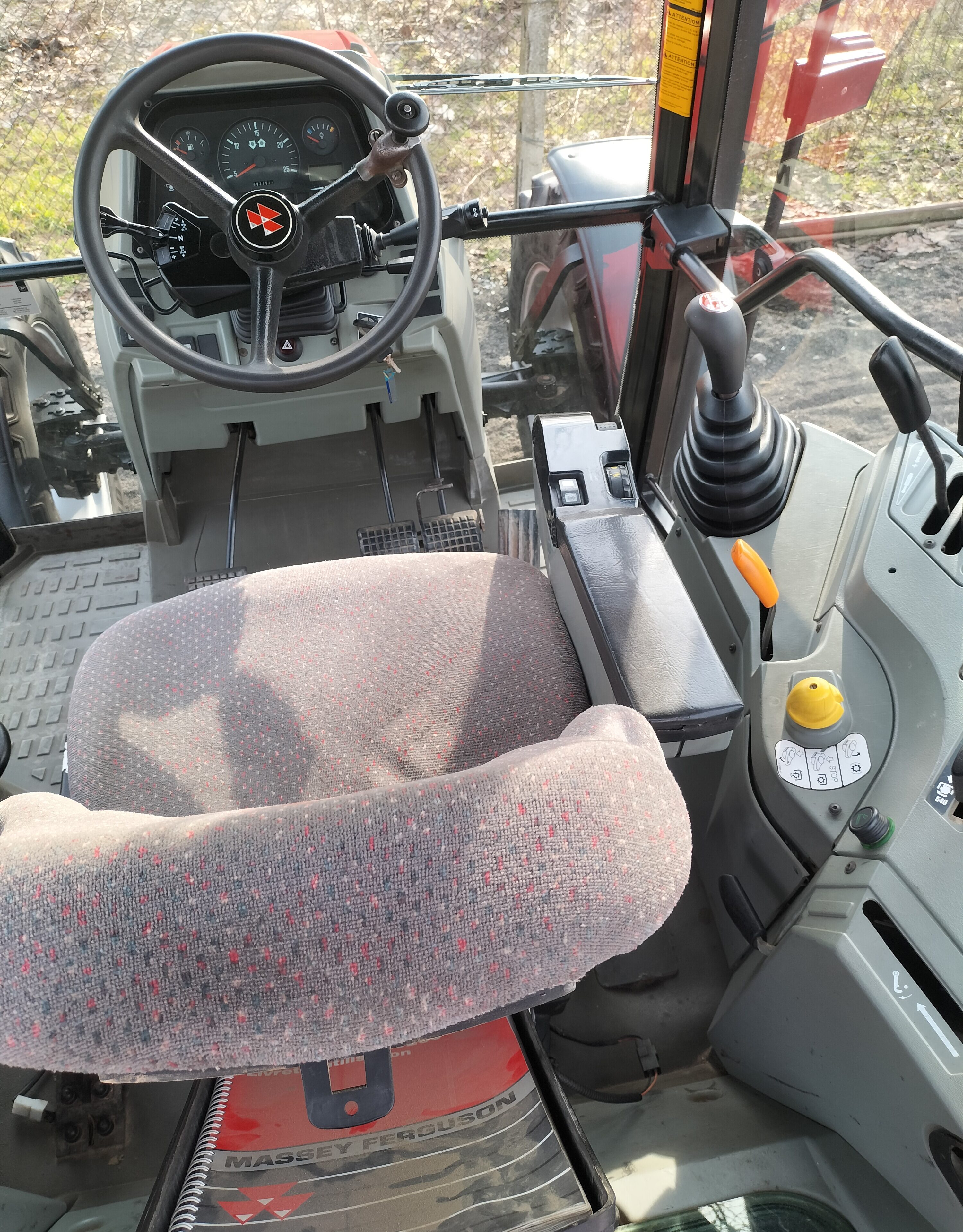 Massey Ferguson 6255