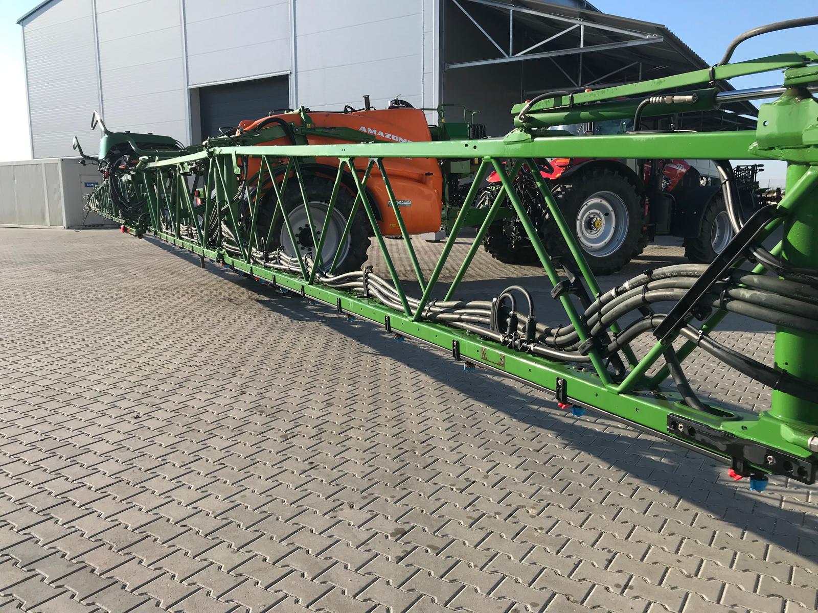 Opryskiwacz ux 4200 belka 36 m