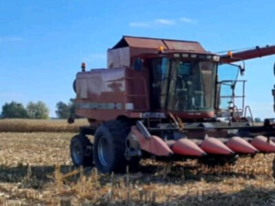 Kombajn zbożowy Case 2188 z przystawką do kukurydzy Geringhoff 6 rzędową