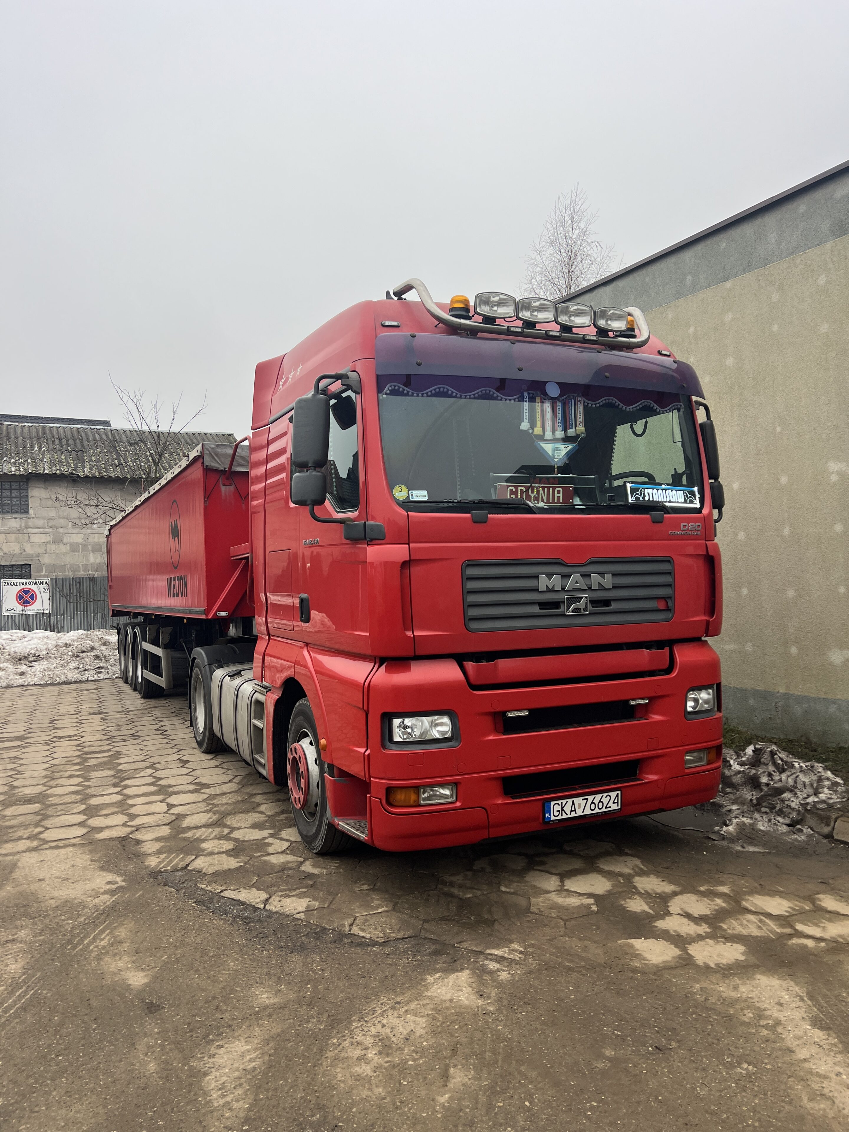 MAN TGA 18.440 z Naczepą Wielton