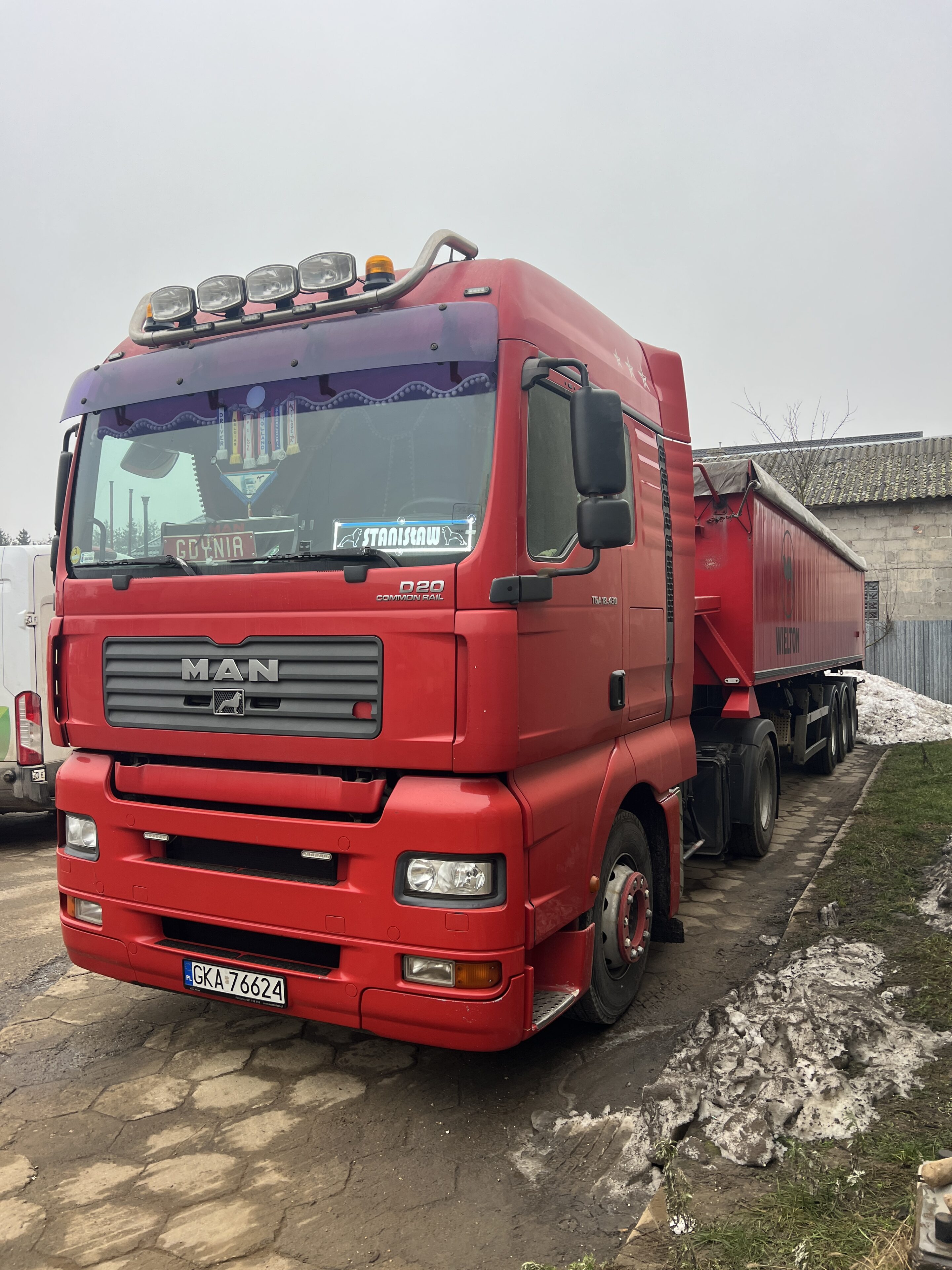 MAN TGA 18.440 z Naczepą Wielton