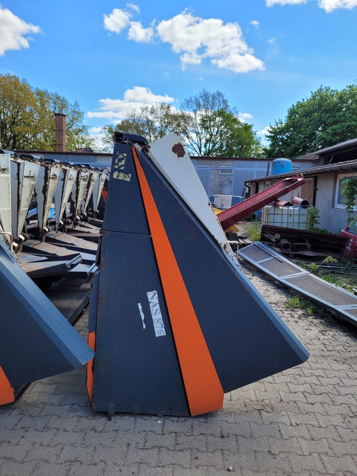 Adapter do zbioru słonecznika na ziarno NAS 876.