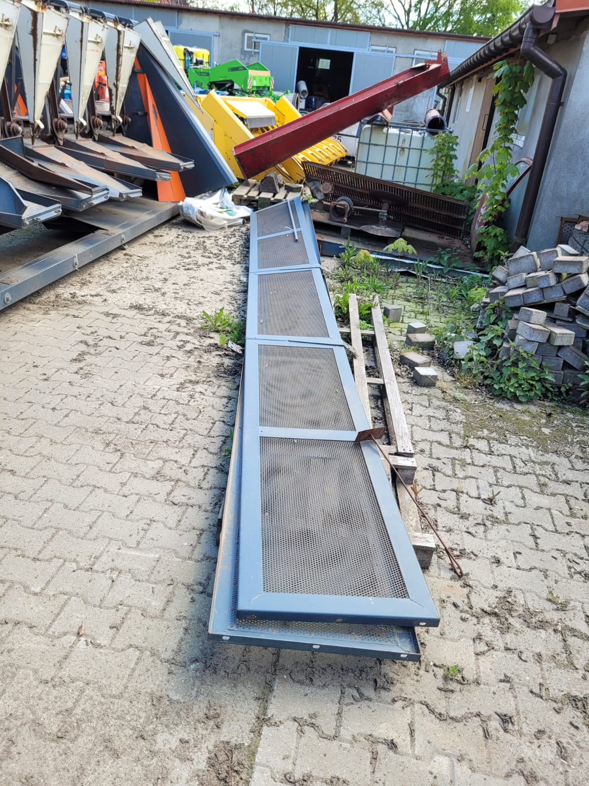 Adapter do zbioru słonecznika na ziarno NAS 876.