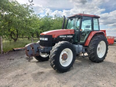 New Holland m100