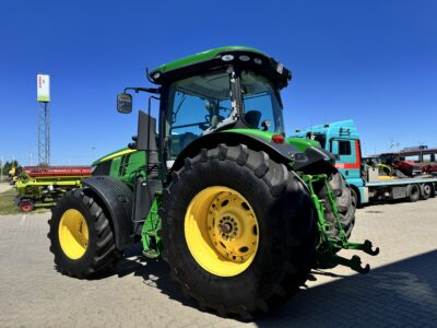 John Deere 7215