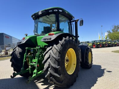 John Deere 7215