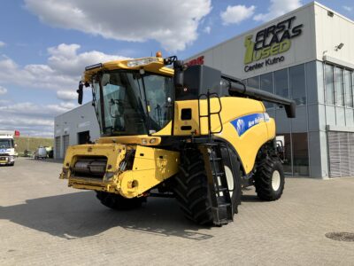 New Holland CR 9090