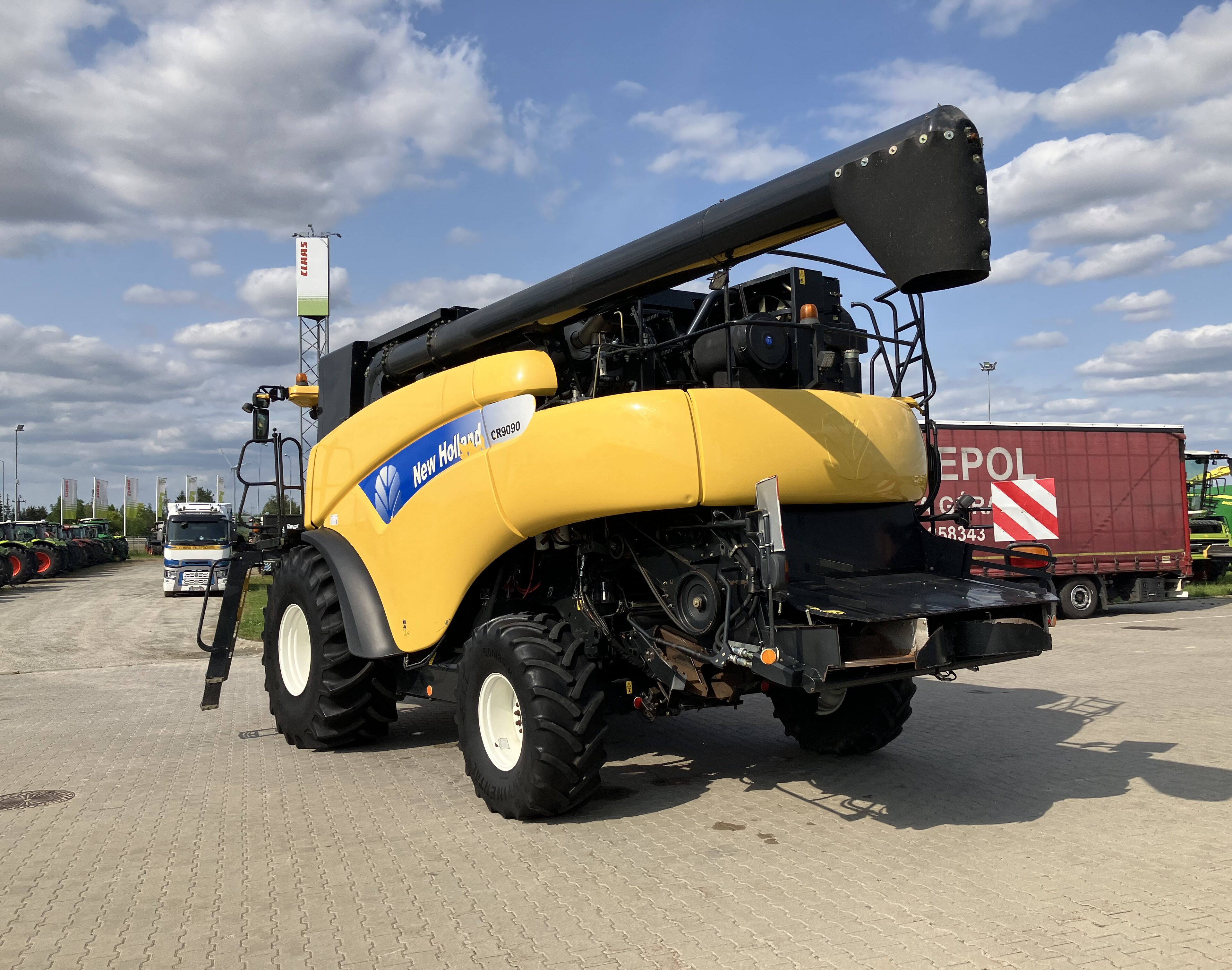 New Holland CR 9090