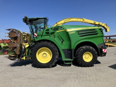 John Deere 8300