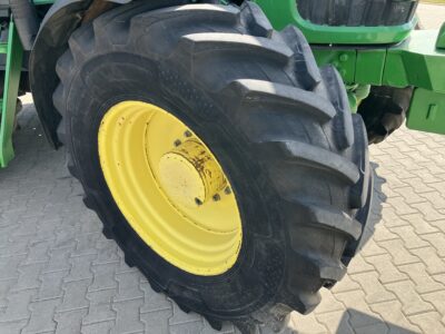John Deere 7430