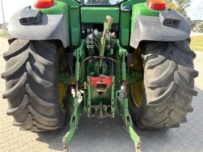 John Deere 7430