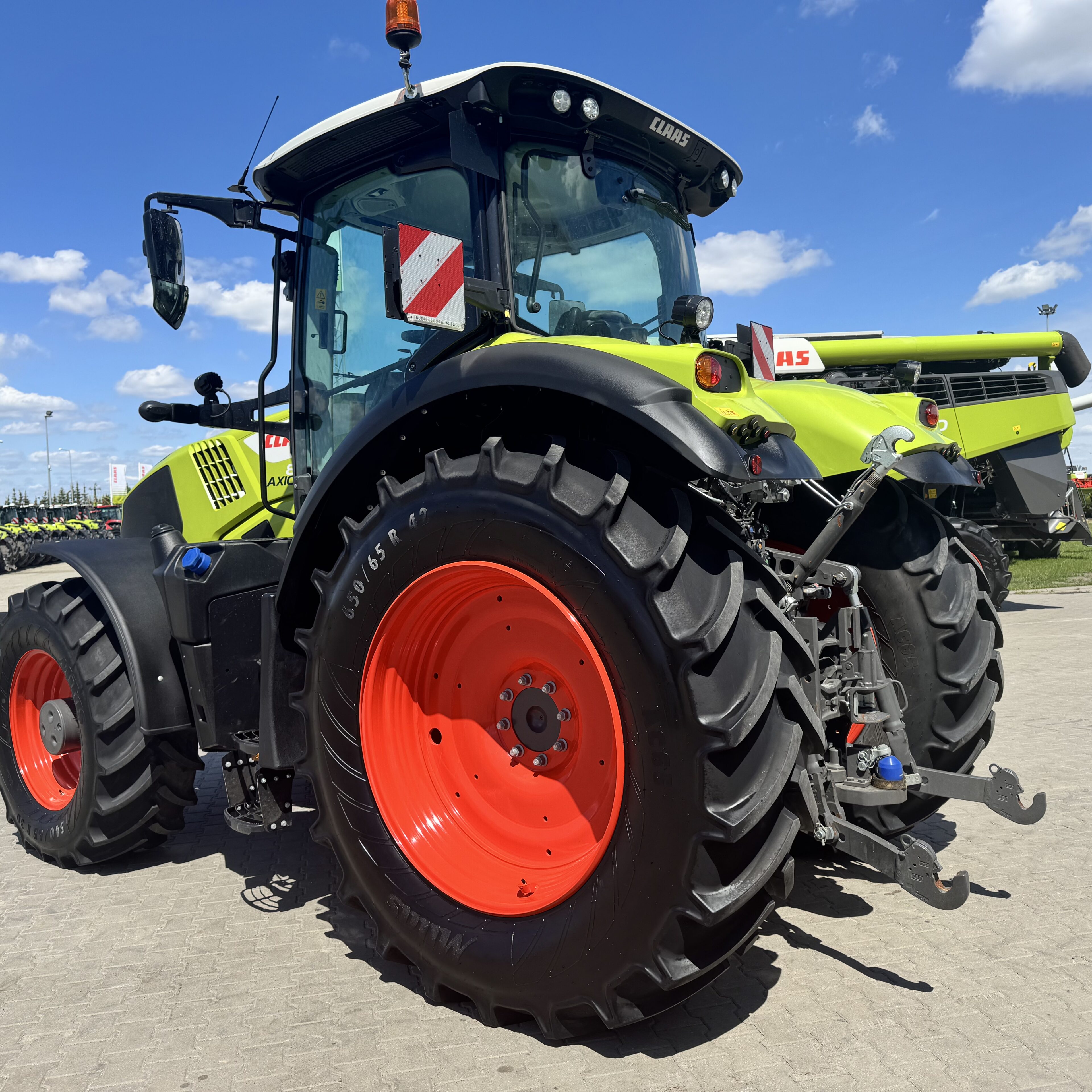 CLAAS AXION 810