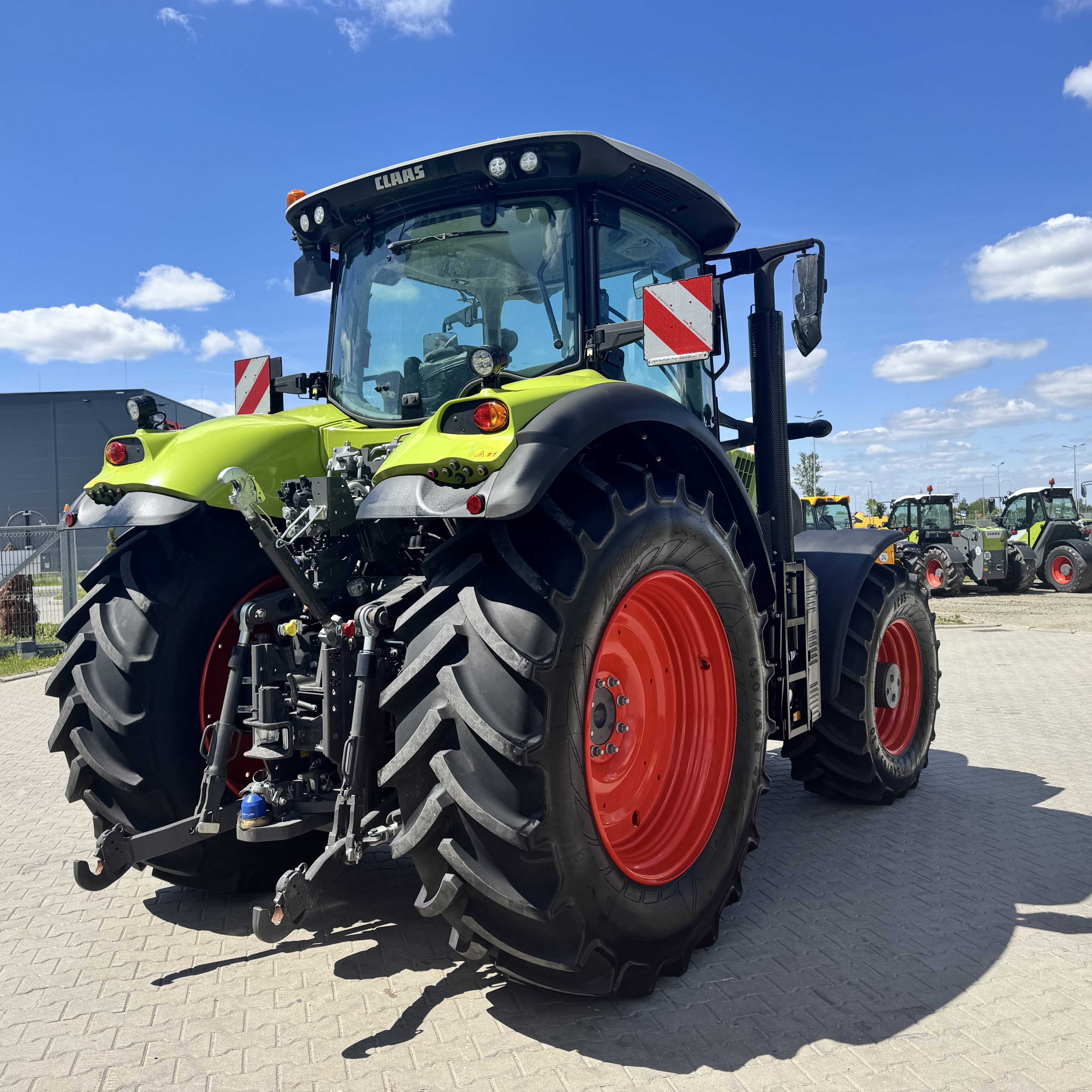 CLAAS AXION 810