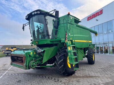 John Deere T670