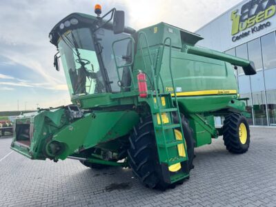 John Deere T 550