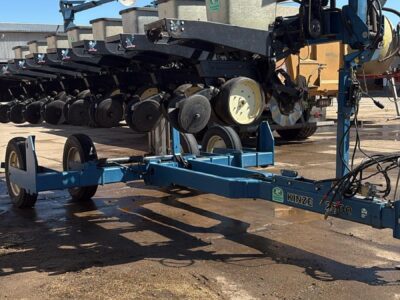 Siewnik do kukurydzy, słonecznika i soi bezorkowy Kinze 2500. 8 rzędowy