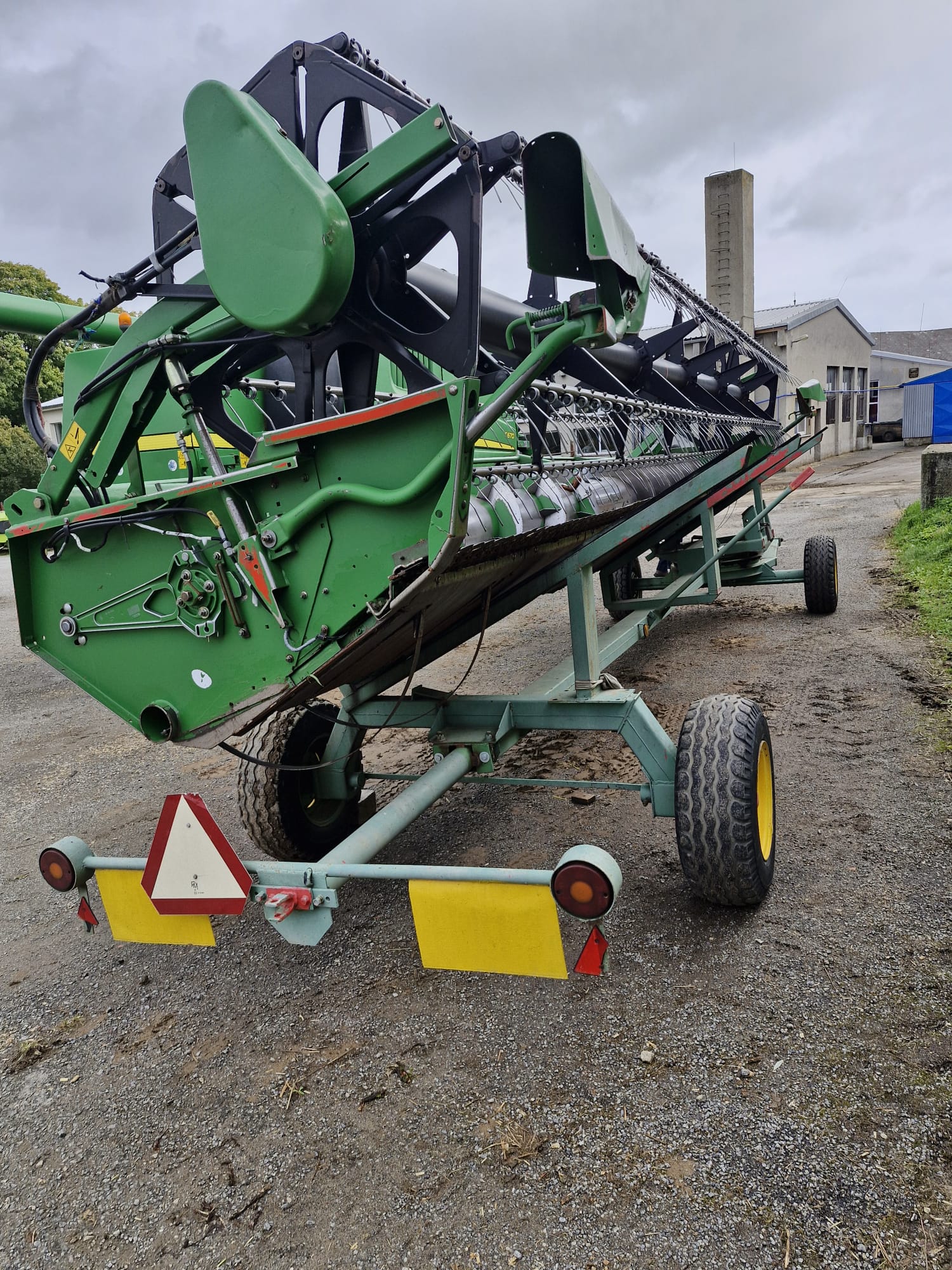 Kombajn zbożowy John Deere C 670 HM