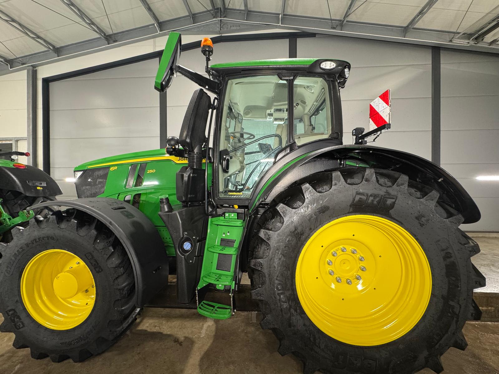 John Deere 6.250 R