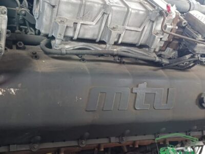 Silnik Rolls-Royce MTU V12 21.1L – 680 KM – z maszyny rolniczej Fendt Katana