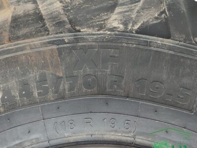Koło R19.5 Michelin 445/70R19.5 do Mecalac 12 MTX – kompletne, gotowe do montażu