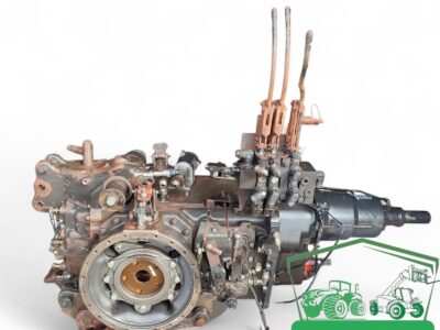 Tylny most / Dyferencjał / Skrzynia biegów / TB 0238 / Valmet 8050