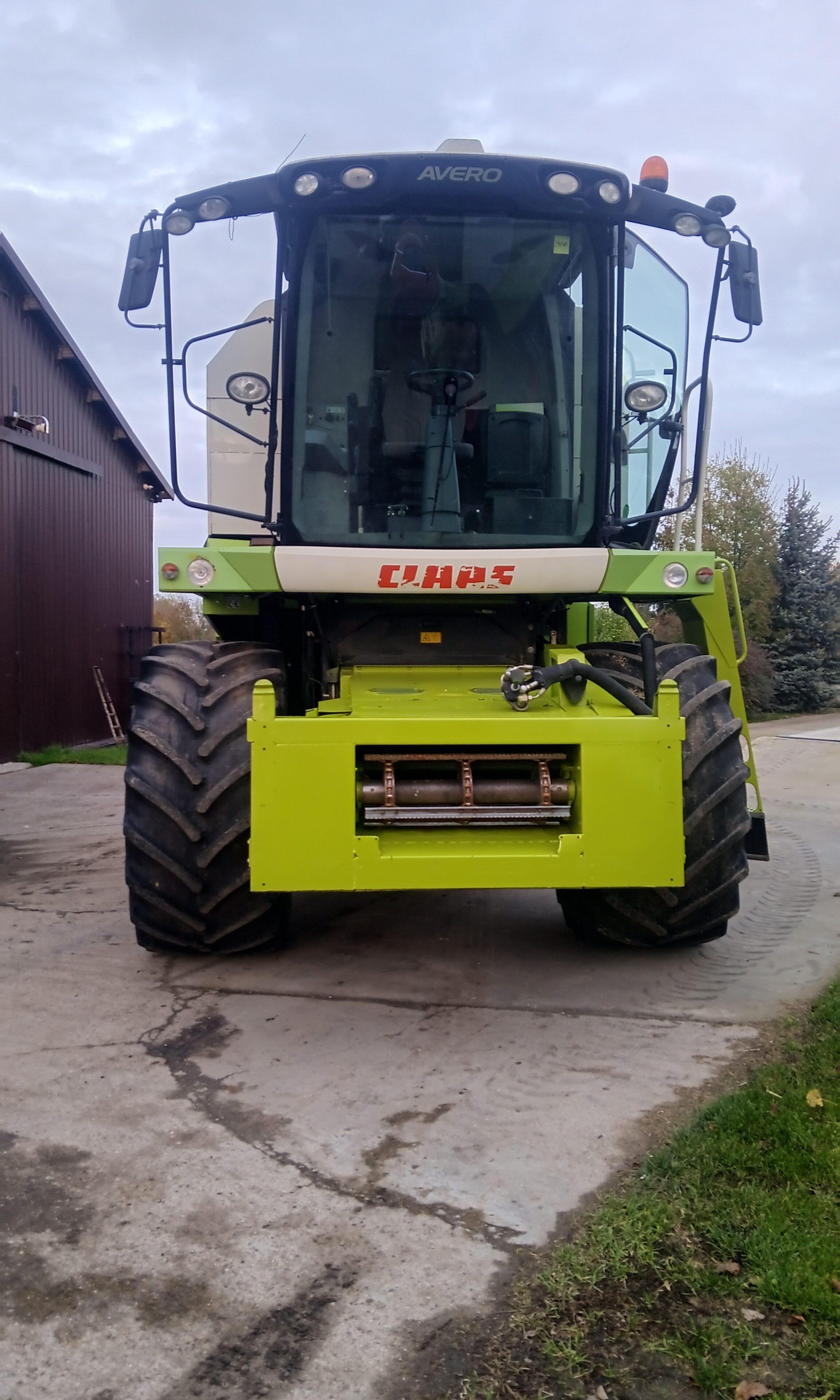 Claas Avero 240